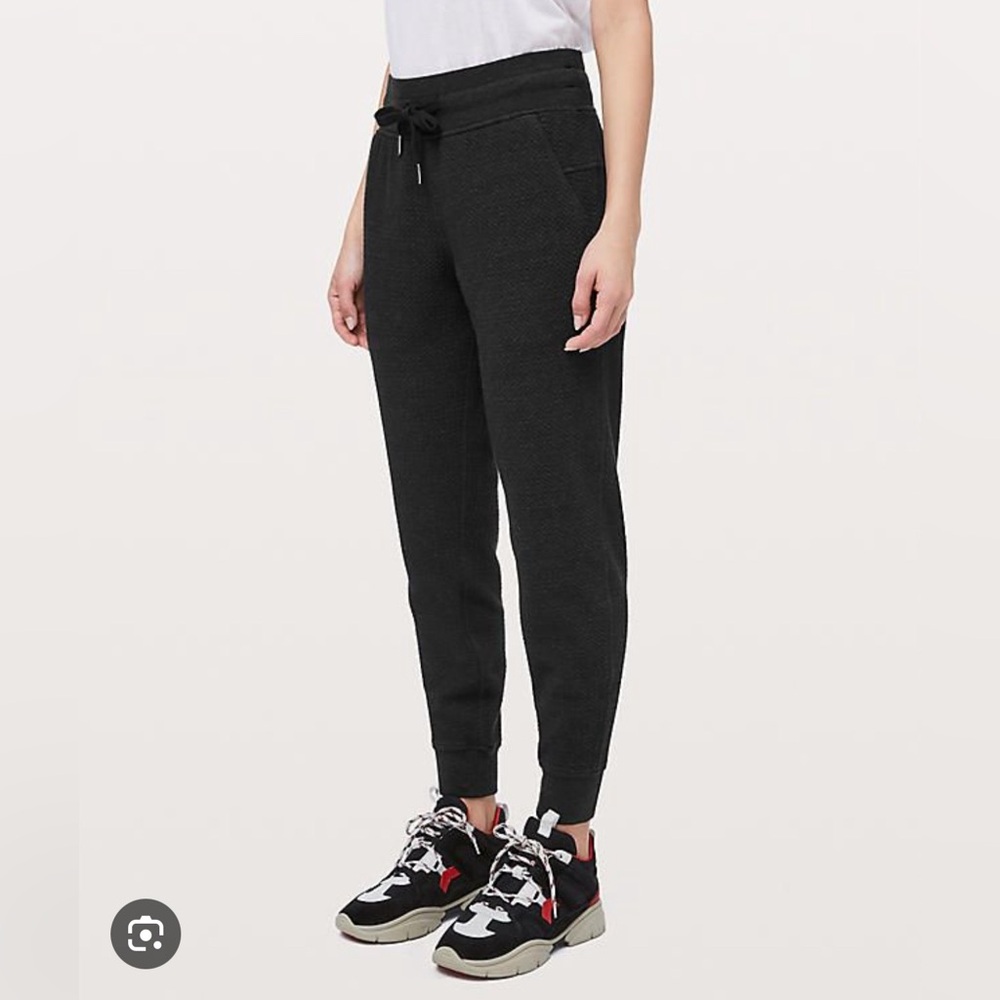 lululemon Warm Down Jogger | Size 2 | Dark Gray Bubble Dot